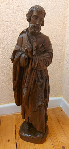 Geschnitzte holzfigur heiliger - geschnitzte,