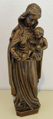 Dekorative marienstatue mit - dekorative,