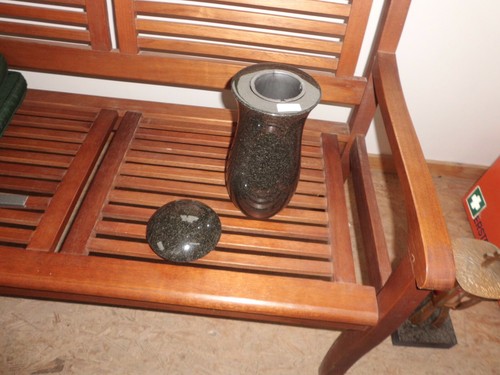 Vase aus nero impala poliert - aus,