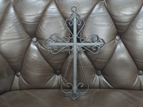 Dekoratives wandkreuz metall - wandkreuz,